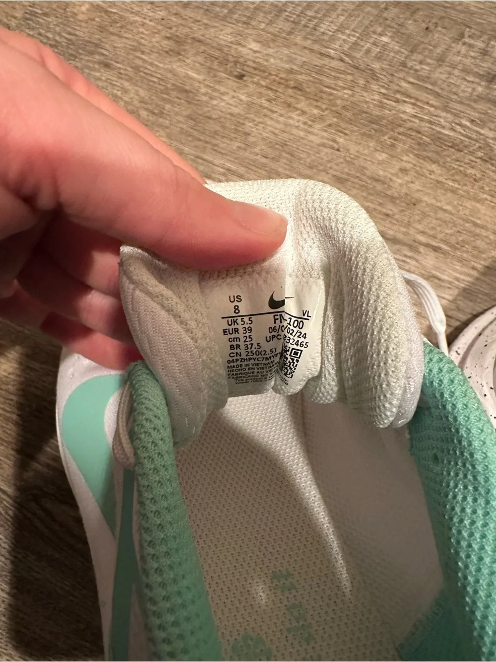 NWOT Women’s Nike Winflo 10 Sneakers size 8